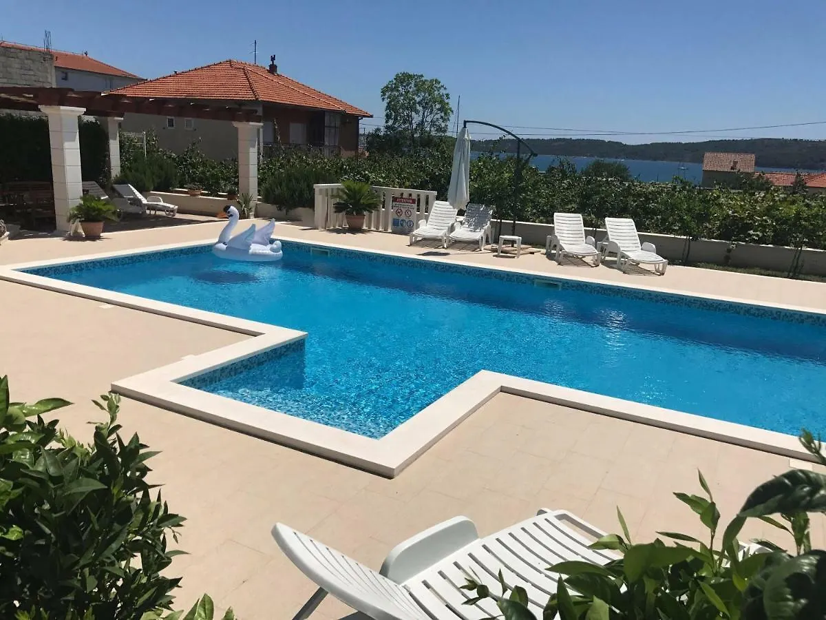 Apartments Zulim Trogir 0*,